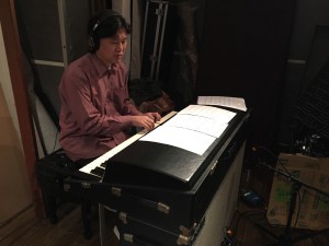 rhodesを演奏する岩崎将史
